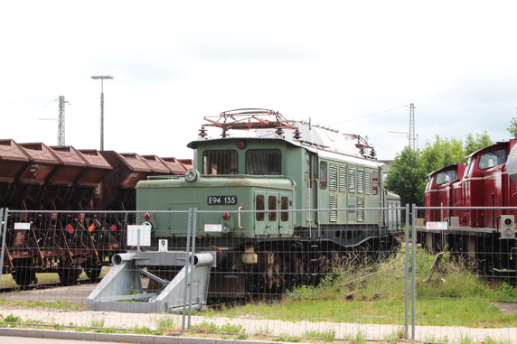 8134